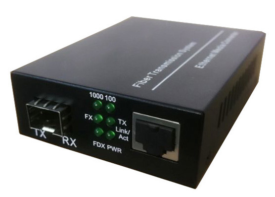 อัตราการส่งข้อมูล 1000Mbps เครื่องแปลงสื่อไฟเบอร์ 1SFP และ 1RJ45 Port เครื่องแปลงสื่อ SFP