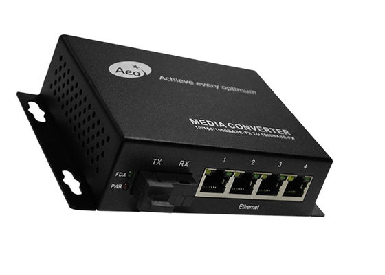 1 ไฟเบอร์ 4 พอร์ต POE 10 / 100M Media Converter โหมดเดี่ยวไฟเบอร์เดี่ยว